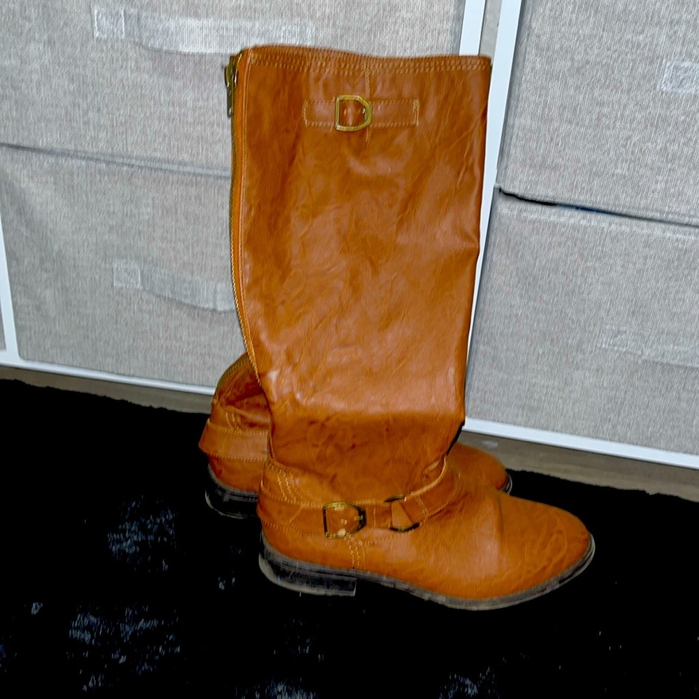 Brown boots